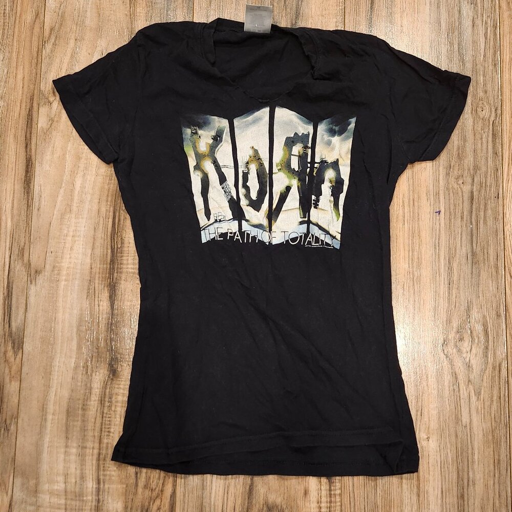 korn tee